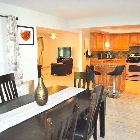 Lovely 3-Bd, Walk To Bars, 9 Min Drive From Beach! Heated Pool. Fort Lauderdale Extérieur photo